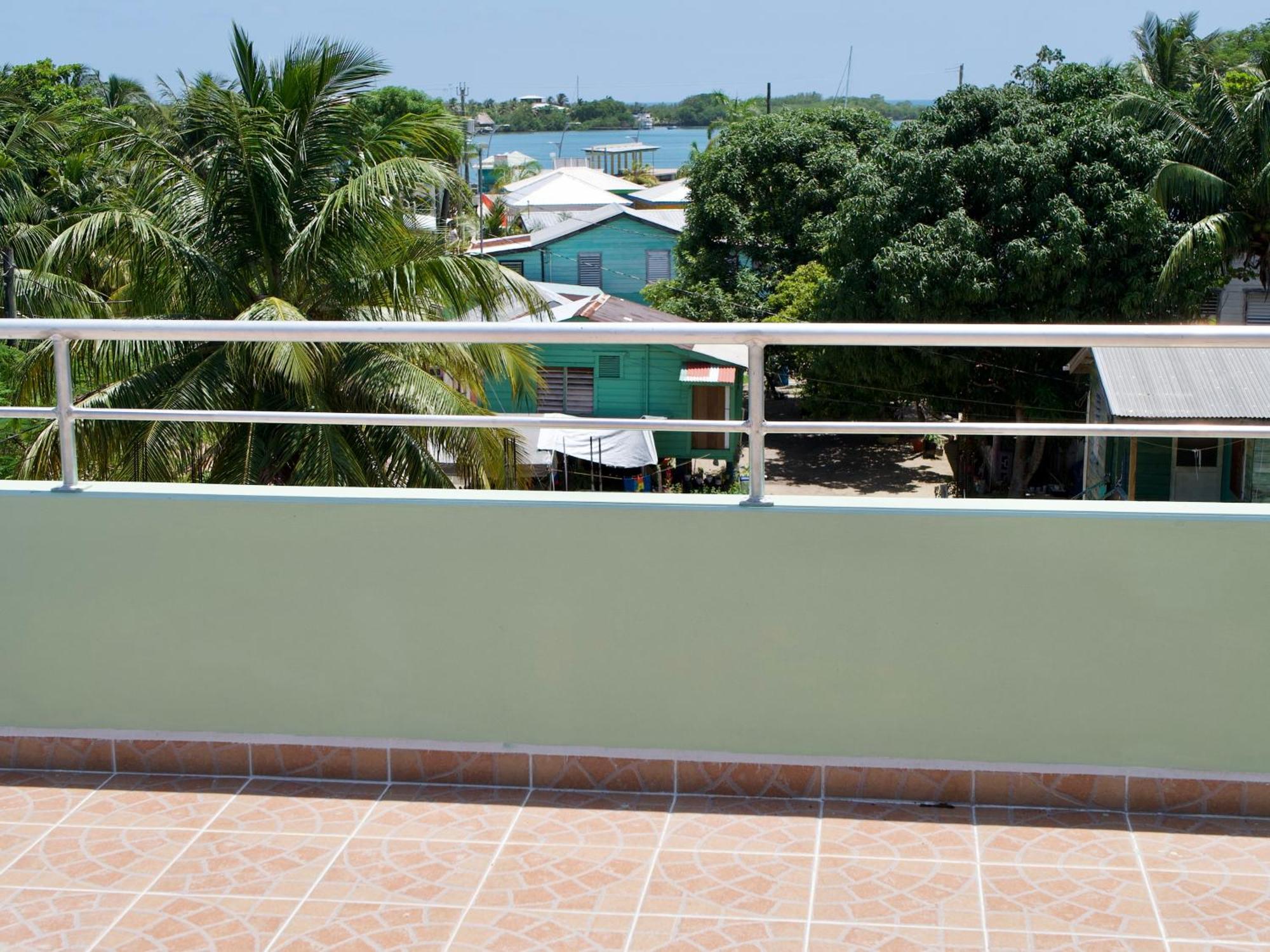 Meme'S Place Placencia 外观 照片